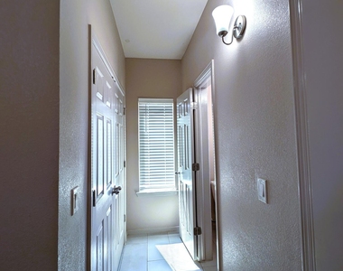 616 Rafael Marmolejo Street - Photo Thumbnail 17