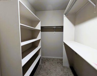 616 Rafael Marmolejo Street - Photo Thumbnail 14