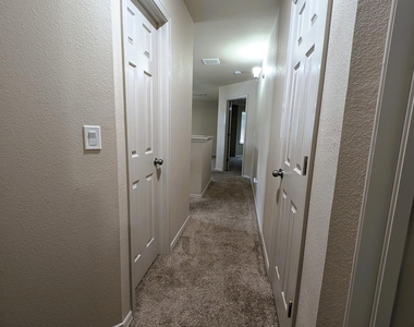 616 Rafael Marmolejo Street - Photo Thumbnail 24