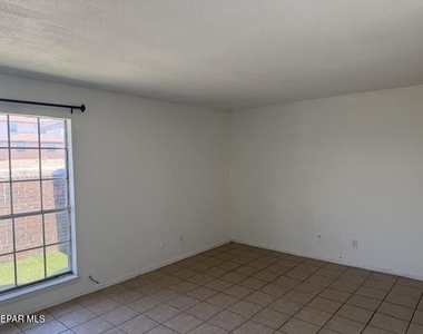 10430 Seawood Drive - Photo Thumbnail 2