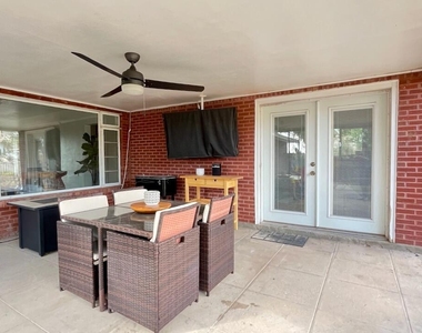 1200 Stockwell Lane - Photo Thumbnail 20
