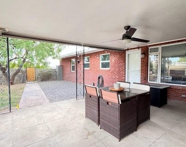 1200 Stockwell Lane - Photo Thumbnail 19