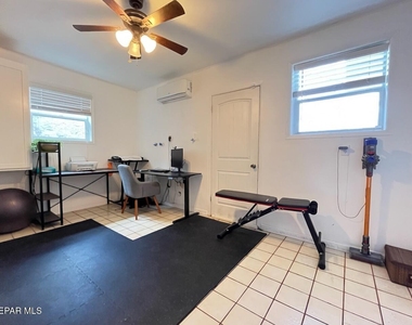 1200 Stockwell Lane - Photo Thumbnail 9