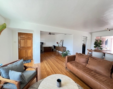 1200 Stockwell Lane - Photo Thumbnail 3