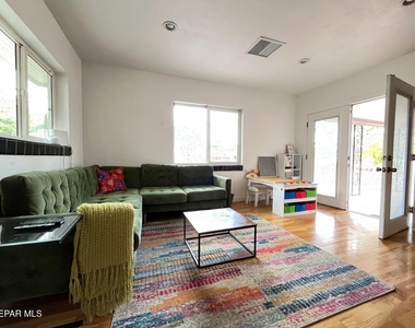 1200 Stockwell Lane - Photo Thumbnail 8