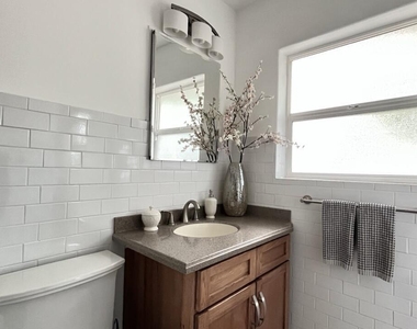 1200 Stockwell Lane - Photo Thumbnail 17