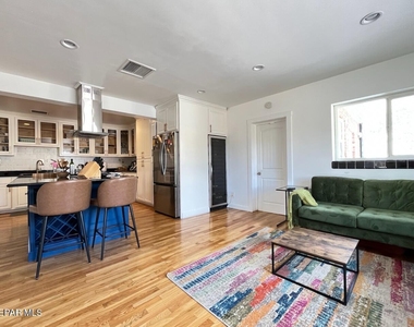 1200 Stockwell Lane - Photo Thumbnail 7