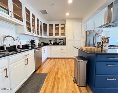 1200 Stockwell Lane - Photo Thumbnail 5