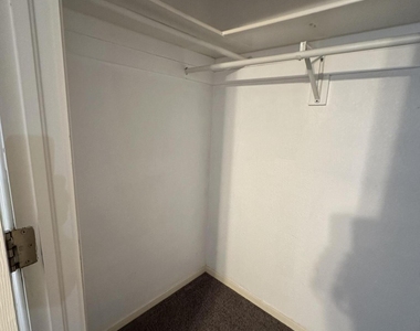 1340 James Cravens Court - Photo Thumbnail 11