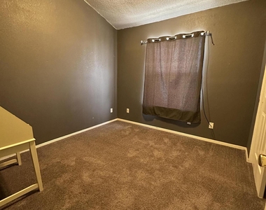 1340 James Cravens Court - Photo Thumbnail 20