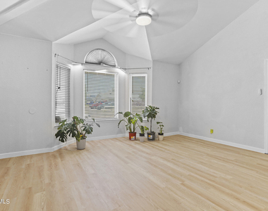 6640 Star Of India Lane - Photo Thumbnail 6
