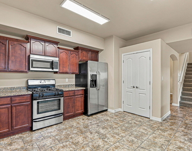 14384 Alma Point - Photo Thumbnail 10