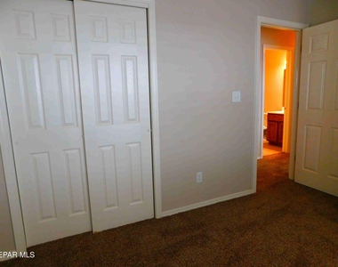 10021 Railroad Drive - Photo Thumbnail 14