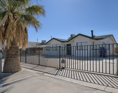 9709 Vallarta Drive - Photo Thumbnail 2