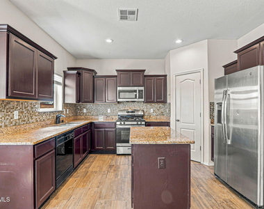 14760 Boer Trail Avenue - Photo Thumbnail 8