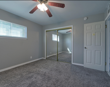 3208 Kirkcaldy Street - Photo Thumbnail 27
