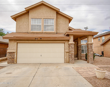 817 Dakota River Avenue - Photo Thumbnail 1