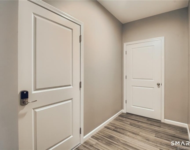 9 Steele Boulevard - Photo Thumbnail 17