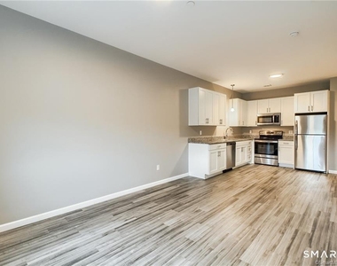 9 Steele Boulevard - Photo Thumbnail 7
