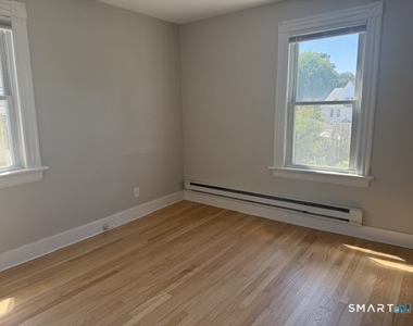 86 Cottage Avenue - Photo Thumbnail 13