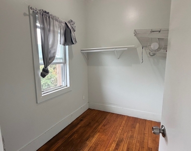 461 Howard Avenue - Photo Thumbnail 6