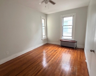 461 Howard Avenue - Photo Thumbnail 5