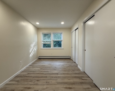 299 Villa Avenue - Photo Thumbnail 13