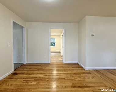 299 Villa Avenue - Photo Thumbnail 12