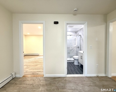 299 Villa Avenue - Photo Thumbnail 5