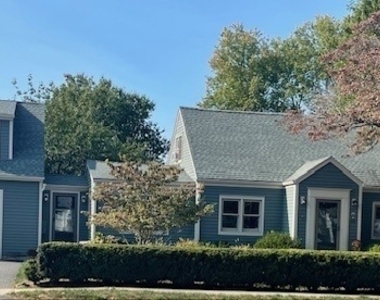 402 Riverside Drive - Photo Thumbnail 2