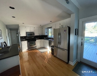 402 Riverside Drive - Photo Thumbnail 13