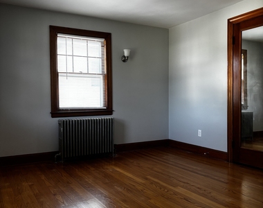 89 Auburn Street - Photo Thumbnail 4