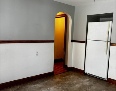 89 Auburn Street - Photo Thumbnail 2