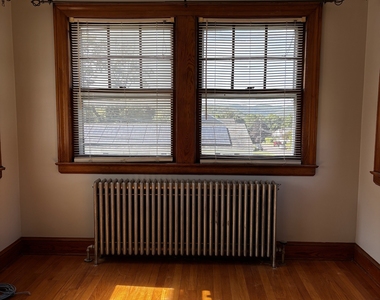 89 Auburn Street - Photo Thumbnail 8