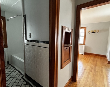 89 Auburn Street - Photo Thumbnail 9
