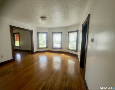 261 Wakelee Avenue - Photo Thumbnail 1