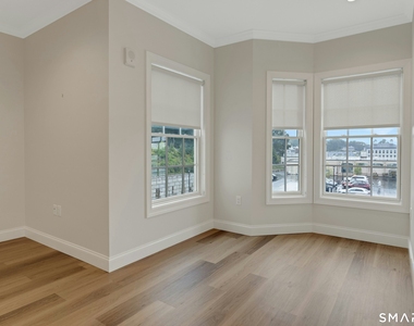 340 Heights Road - Photo Thumbnail 4