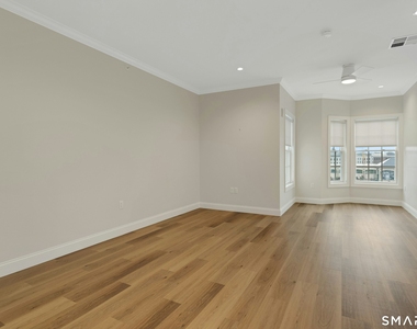 340 Heights Road - Photo Thumbnail 5