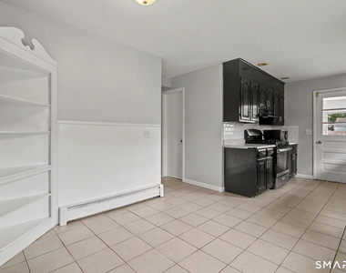 115 Forestview Road - Photo Thumbnail 8
