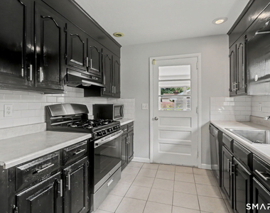 115 Forestview Road - Photo Thumbnail 12