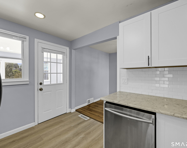 114 Randal Avenue - Photo Thumbnail 9