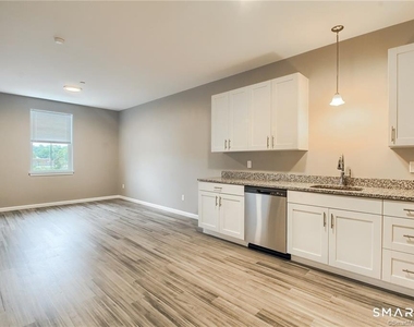 9 Steele Boulevard - Photo Thumbnail 5