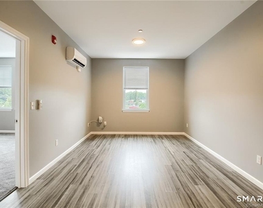 9 Steele Boulevard - Photo Thumbnail 3