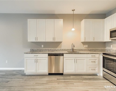 9 Steele Boulevard - Photo Thumbnail 8