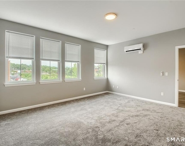 9 Steele Boulevard - Photo Thumbnail 12