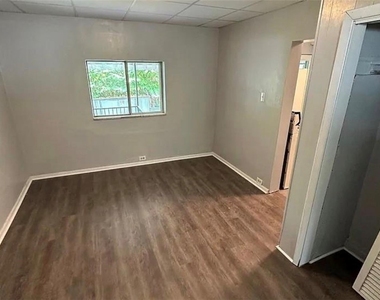 811 Sebring Ave - Photo Thumbnail 8