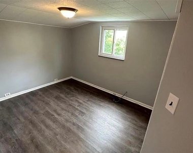 811 Sebring Ave - Photo Thumbnail 9