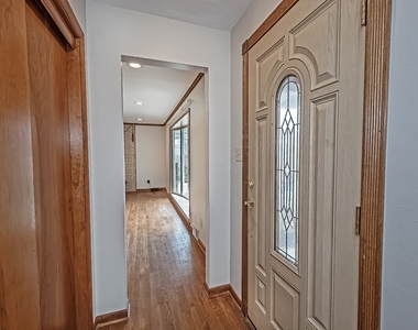 1460 Mohican Dr - Photo Thumbnail 1
