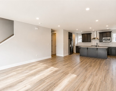 210 Gress Rd - Photo Thumbnail 10