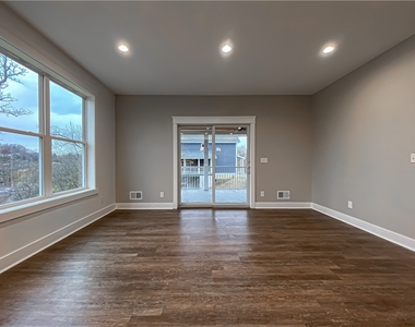 1827 Chessland Street - Photo Thumbnail 6